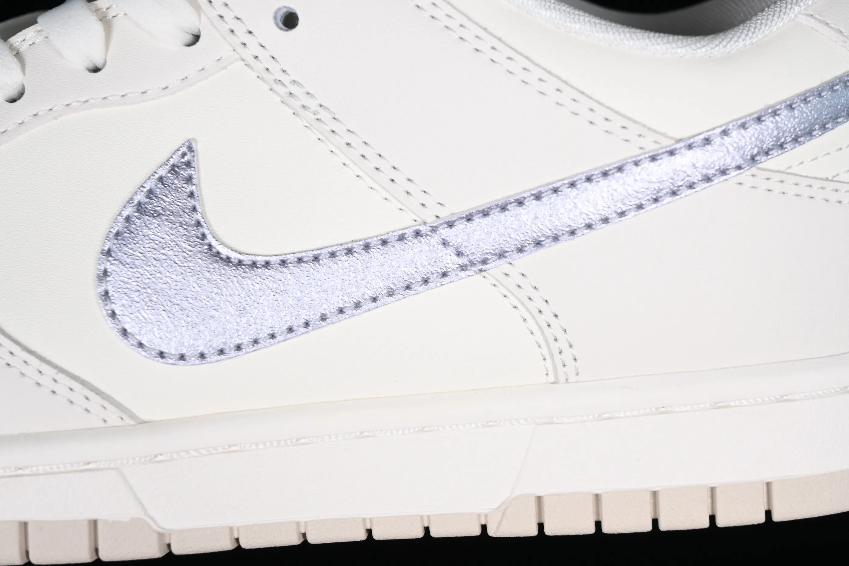All categories Nk SB Dunk series Nk SB Dunk Low low-top sneakers Nk Dunk Low milk blue customized version of deconstructed strap casual sneakers DX5930-100